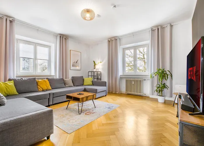 Cruwzo I Spacious 3 Bedroom With Wifi Kitchen Games * Ingolstadt
