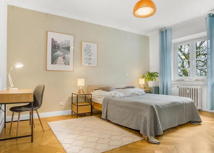 Cruwzo I Spacious 3 Bedroom With Wifi Kitchen Games Apartment
