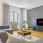 Cruwzo I Spacious 3 Bedroom With Wifi Kitchen Games * 잉골슈타트
