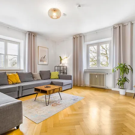 Cruwzo I Spacious 3 Bedroom With Wifi Kitchen Games * Ingolstadt