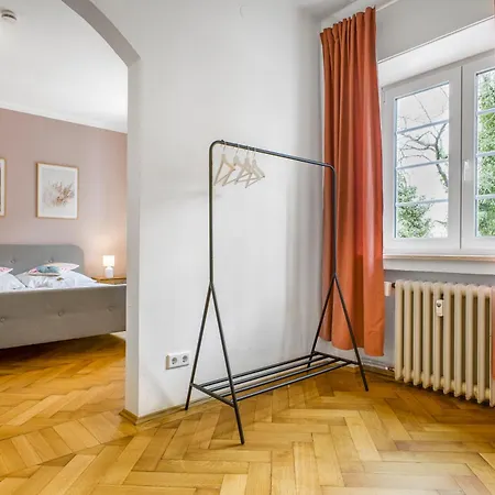 Cruwzo I Spacious 3 Bedroom With Wifi Kitchen Games
