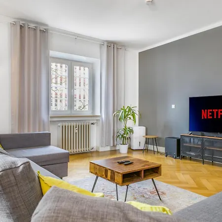 Cruwzo I Spacious 3 Bedroom With Wifi Kitchen Games * Ingolstadt