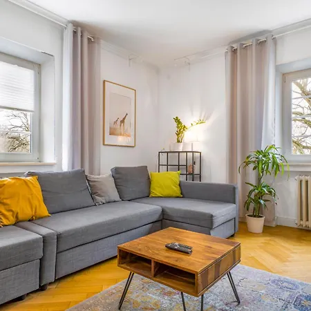 Apartamento Cruwzo I Spacious 3 Bedroom With Wifi Kitchen Games