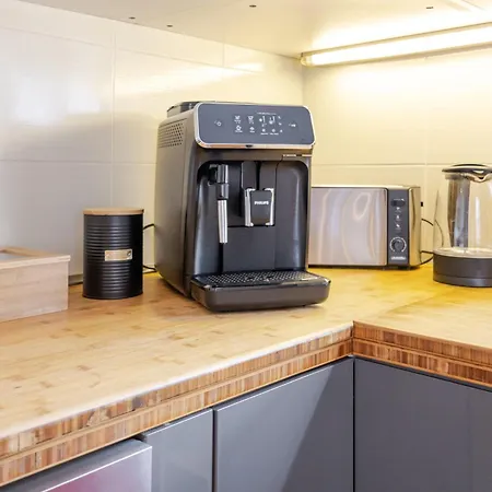 Apartment Cruwzo I Spacious 3 Bedroom With Wifi Kitchen Games *