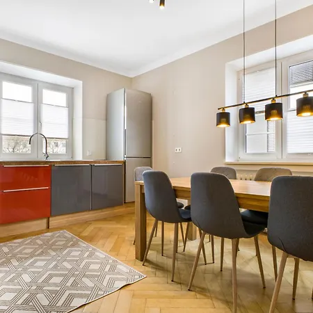 Cruwzo I Spacious 3 Bedroom With Wifi Kitchen Games *