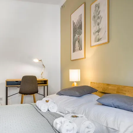Cruwzo I Spacious 3 Bedroom With Wifi Kitchen Games