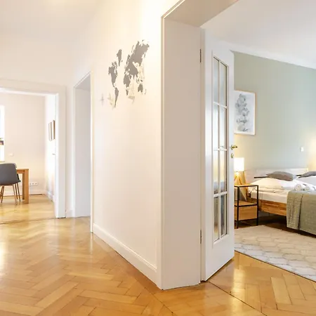 Cruwzo I Spacious 3 Bedroom With Wifi Kitchen Games Apartment Ingolstadt