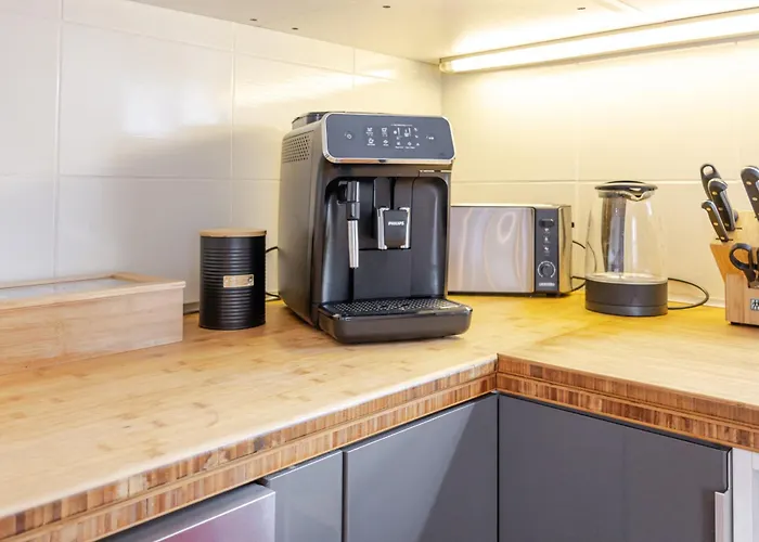 Lejlighed Cruwzo I Spacious 3 Bedroom With Wifi Kitchen Games *